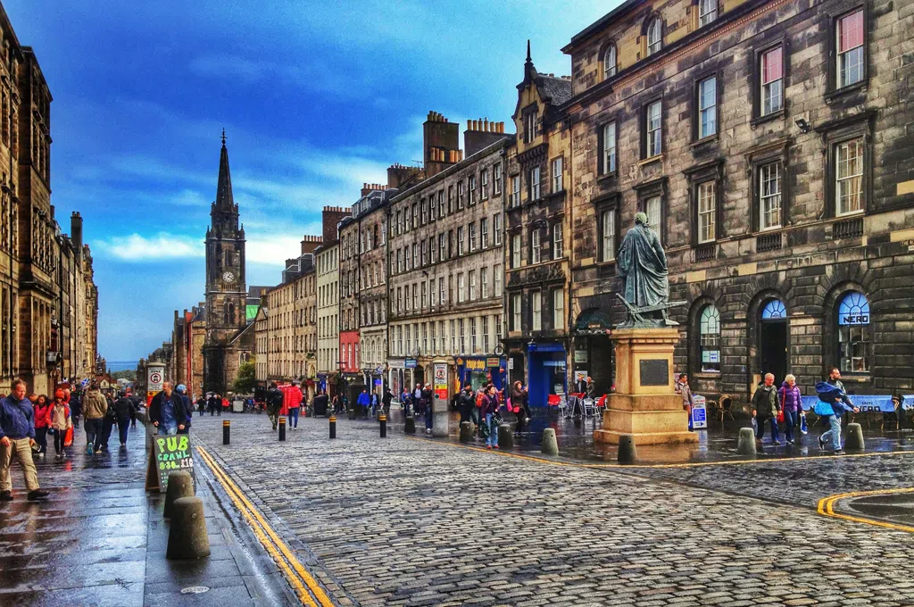 View view on Edinburgh street