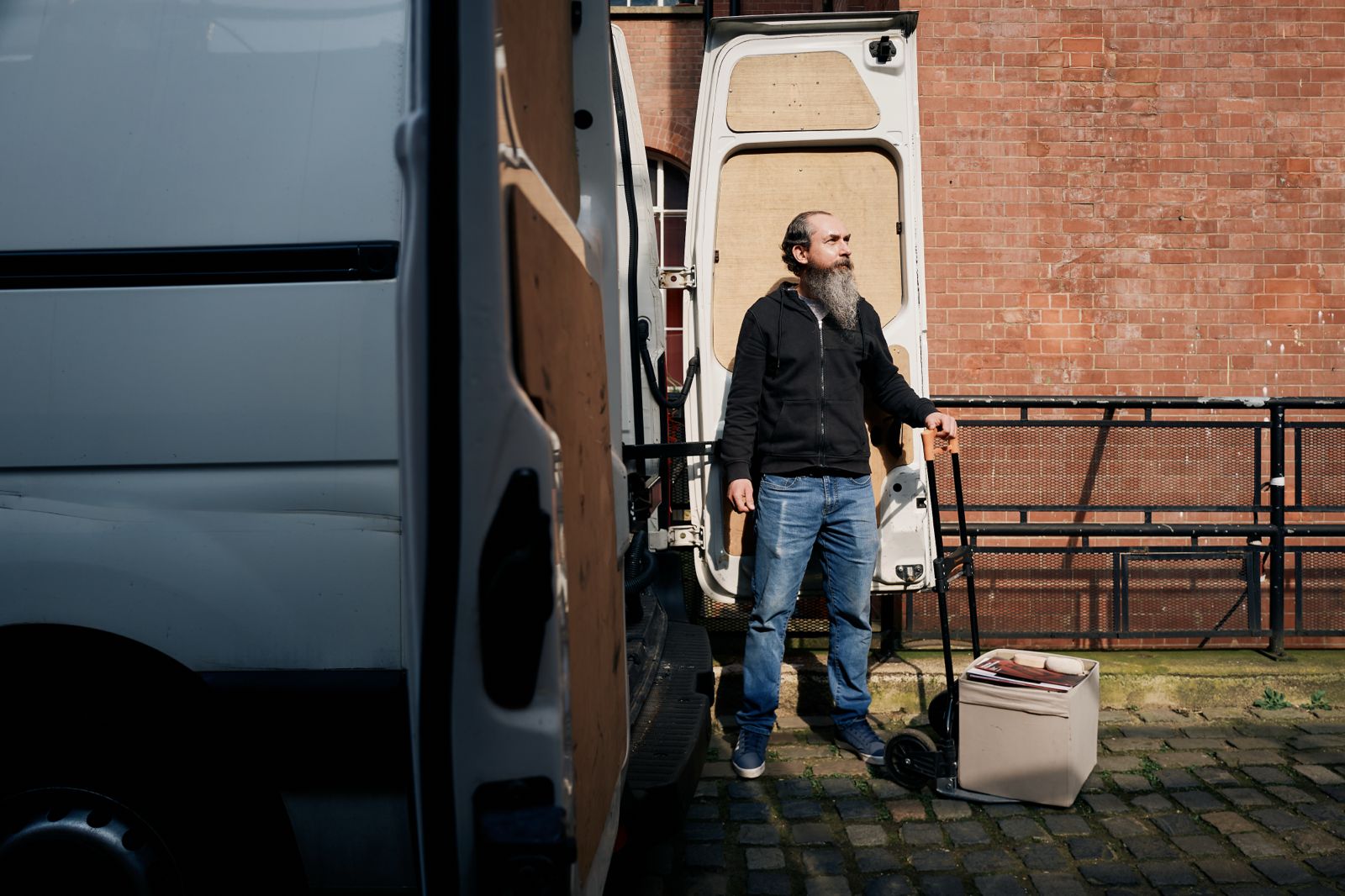 Welcome to Fast Moving Van: London’s Friendly, Affordable, and Efficient Movers